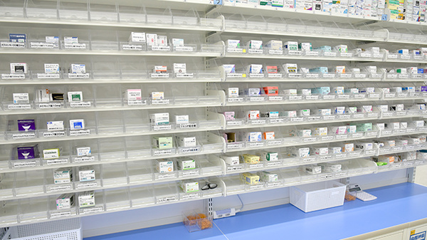スギ薬局　フジモール吹上店の薬棚