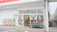 スギ薬局　いみずの小杉店の入口