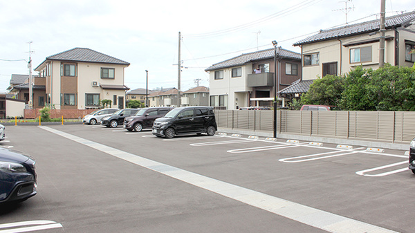 とやの網川原薬局の駐車場