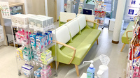 あけぼの薬局　成城学園前店の待合スペース