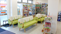あけぼの薬局　幕張店の待合スペース