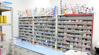 あけぼの薬局　幕張店の薬棚