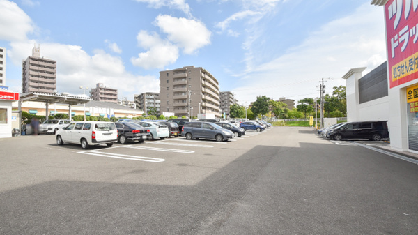 調剤薬局ツルハドラッグ仙台泉中央3丁目店の駐車場