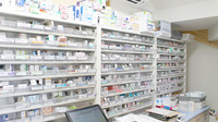 乙訓調剤薬局　花山店の薬棚