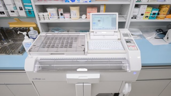 ドラッグセイムス高知福井薬局の調剤器具