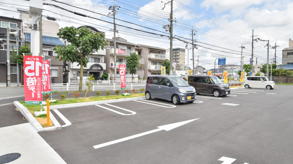 スギ薬局　尼崎西立花店の駐車場