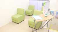 スギ薬局　矢口渡店の待合スペース