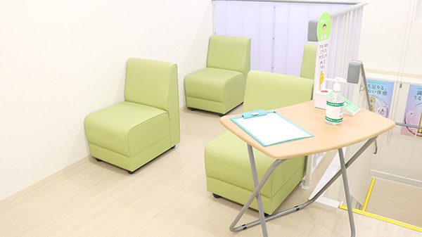 スギ薬局　矢口渡店の待合スペース