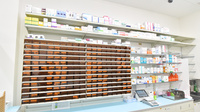 スギ薬局　真美ヶ丘店の薬棚