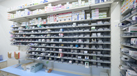 スギ薬局　千本三条店の薬棚