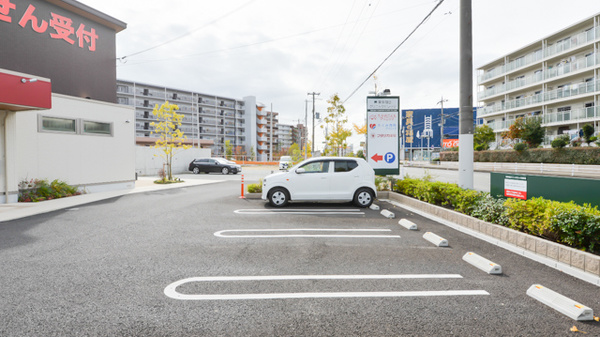 フタツカ薬局　東多聞台の駐車場