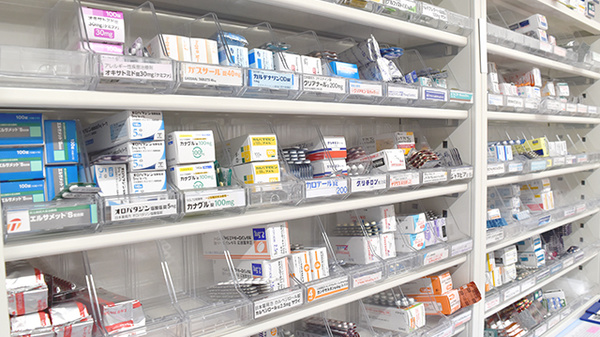とちぎ薬局芳賀店の薬棚