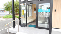佐保堂薬局　志筑店の入口