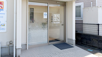 新生堂薬局　久山店の入口