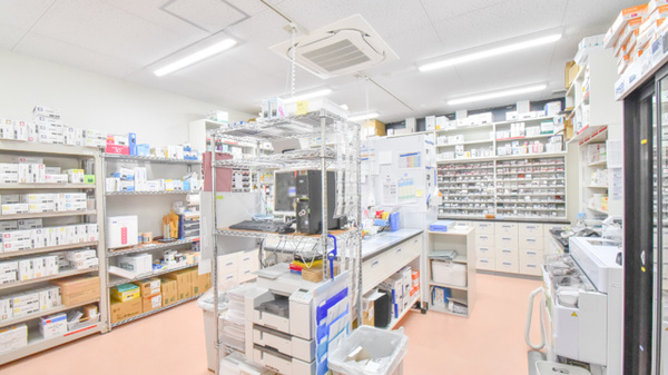 たんぽぽ薬局　滑川店の調剤室