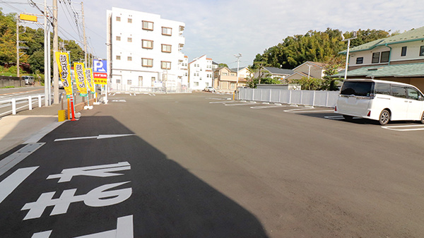 スギ薬局　飯島町店の駐車場