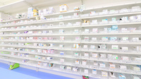 スギ薬局　桜新町店の薬棚