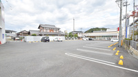 スギ薬局　南郷店の駐車場