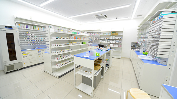 スギ薬局　朝日町店の調剤室
