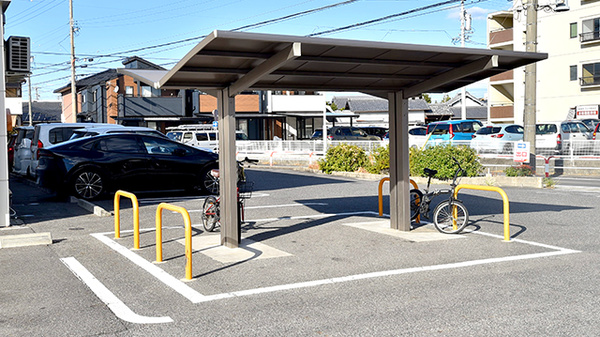 調剤薬局ツルハドラッグ如意申店の駐輪場