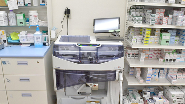 ヤックスドラッグ小櫃薬局の調剤器具