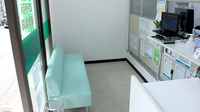 わらび調剤薬局の待合スペース