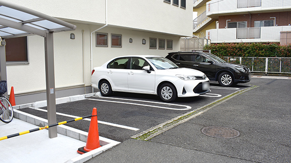 エール薬局中野島店の駐車場