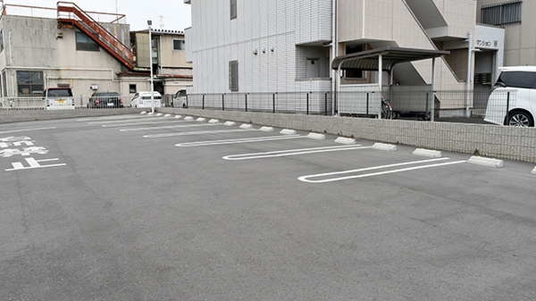 おだいじに薬局　中川店の駐車場