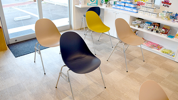 はくあい堂くちのつ薬局の待合スペース