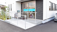 おかやま薬局　西阿知店の入口