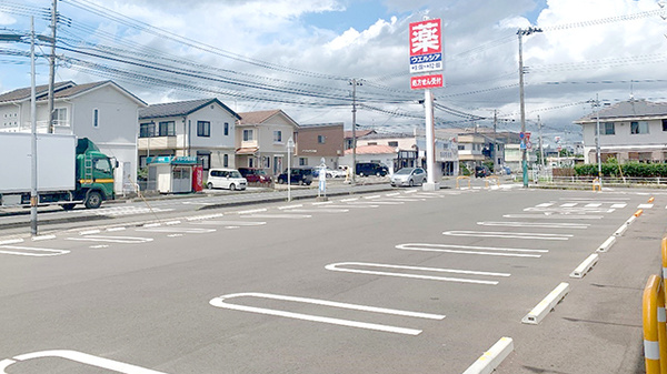 ウエルシア薬局岩沼中央店の駐車場