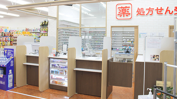 ニシイチ薬局　健康館小林駅前店の受付/カウンター