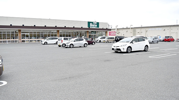 ゴダイ薬局　東山店の駐車場