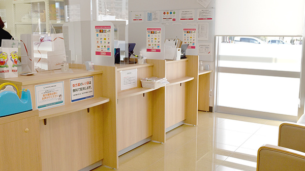 コスモス調剤薬局　大高南店の受付/カウンター
