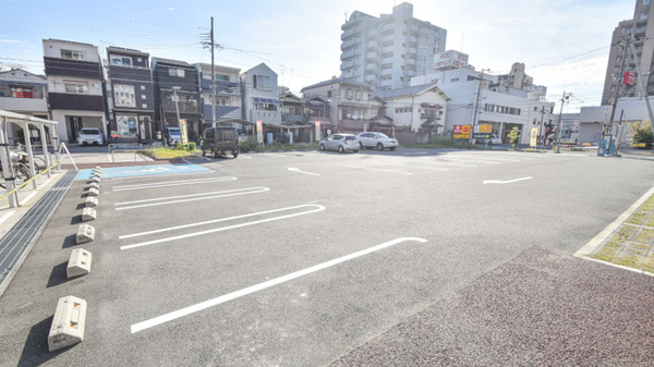 キリン堂薬局　喜連西店の駐車場