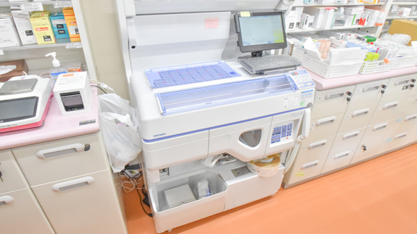 キリン堂薬局　城陽寺田駅前店の調剤器具