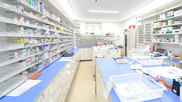 薬局くすりの福太郎　芝山４丁目店の調剤室