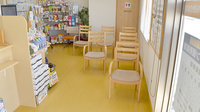 ウイン調剤薬局ひろせ店の待合スペース