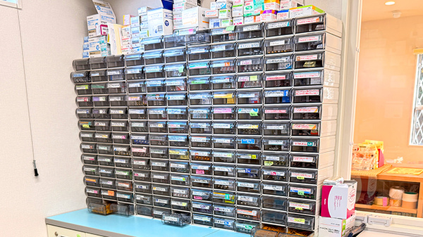 わかば薬局　中央春日部店の薬棚
