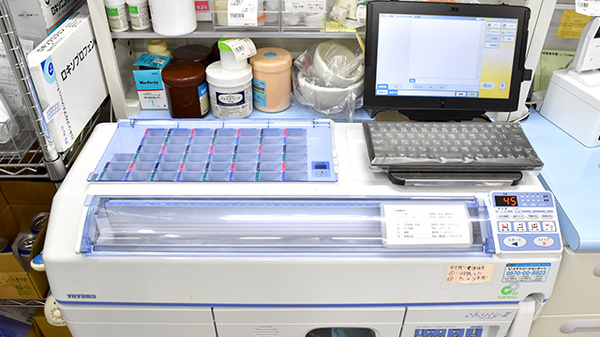セレン薬局　逗子店の調剤器具