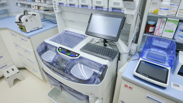 ウェルネス薬局斐川店の調剤器具
