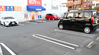 ココカラファイン薬局向陽台店の駐車場
