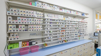スギ薬局　鵜沼店の薬棚