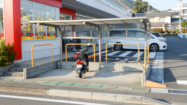 スギ薬局　鵜沼店の駐輪場