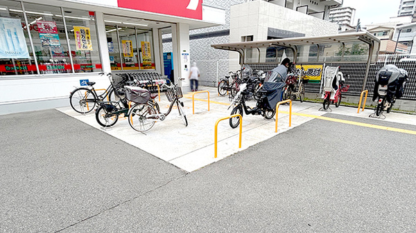 スギ薬局　城東古市店の駐輪場