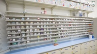 スギ薬局　日根野店の薬棚