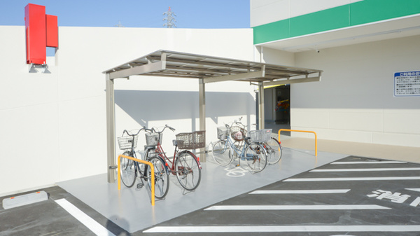 スギ薬局　中小田井店の駐輪場