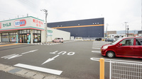 ドラッグセイムス御座薬局の駐車場