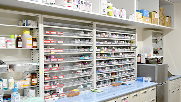 マイルド薬局　吉塚本町店の薬棚