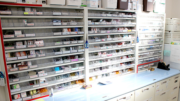 ホープ薬局　気仙沼店の薬棚